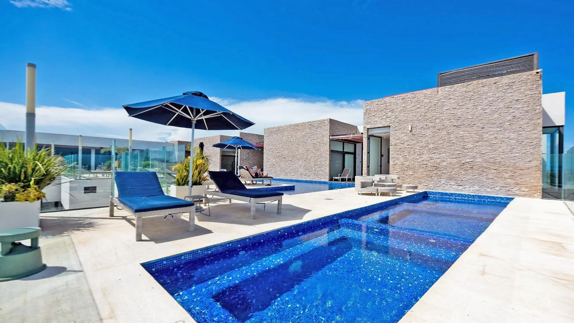 Exquisite Luxurious 1 Bedroom Cruz Con Mar Playa del Carmen