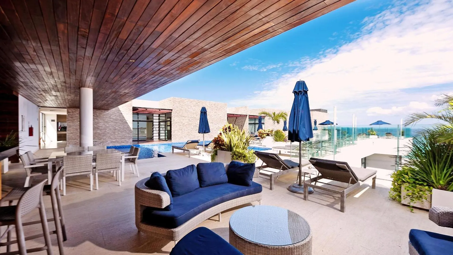 Exquisite Luxurious 1 Bedroom Cruz Con Mar Playa del Carmen Apartment