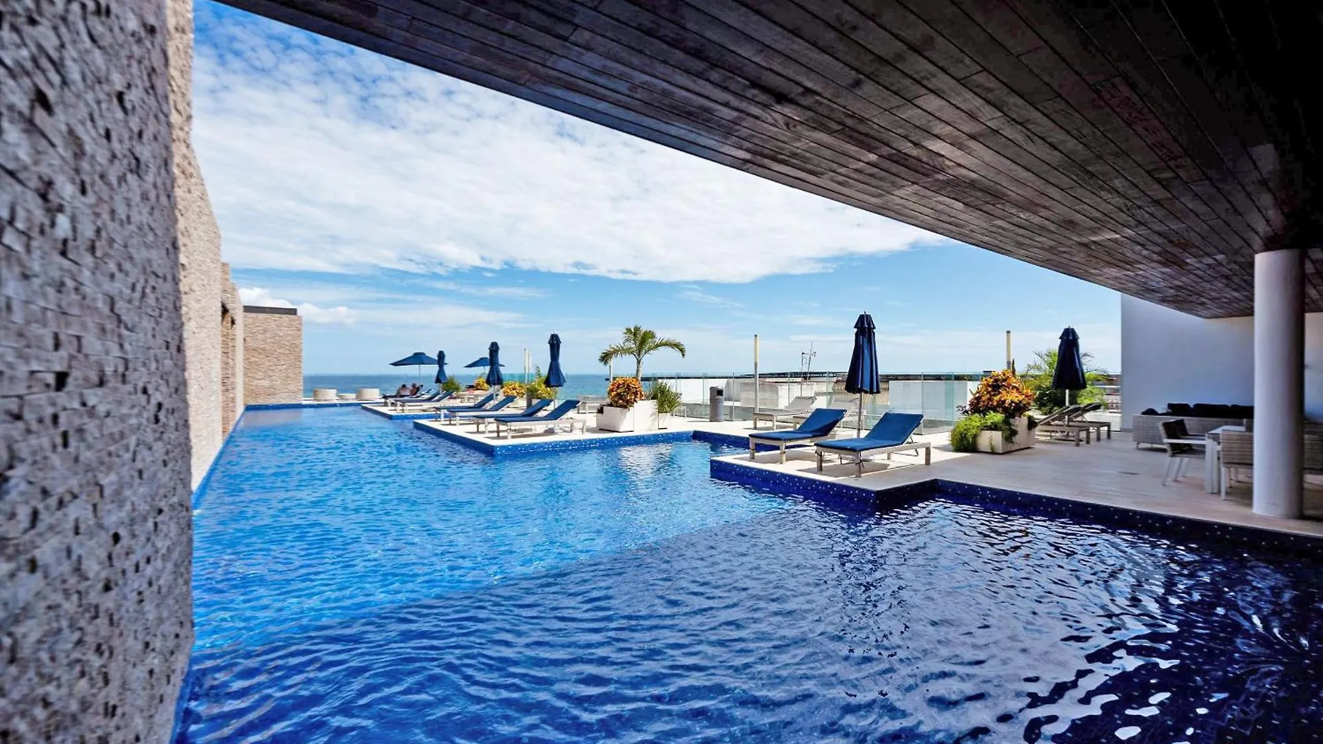 Exquisite Luxurious 1 Bedroom Cruz Con Mar Playa del Carmen Mexico